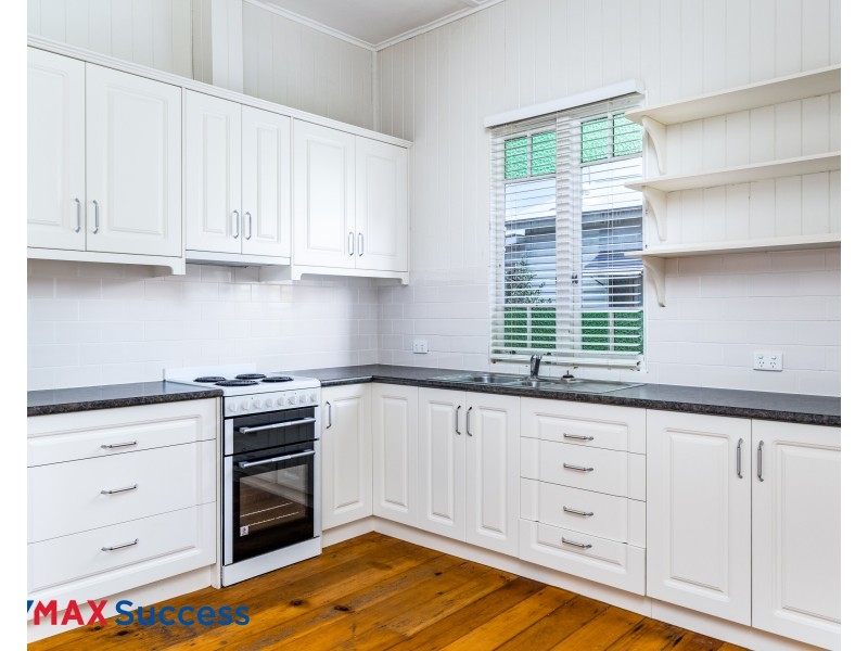 211 Campbell Street, Newtown QLD 4350