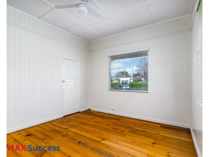 211 Campbell Street, Newtown QLD 4350