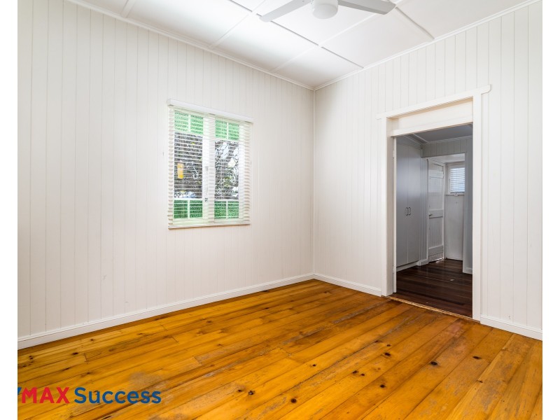 211 Campbell Street, Newtown QLD 4350