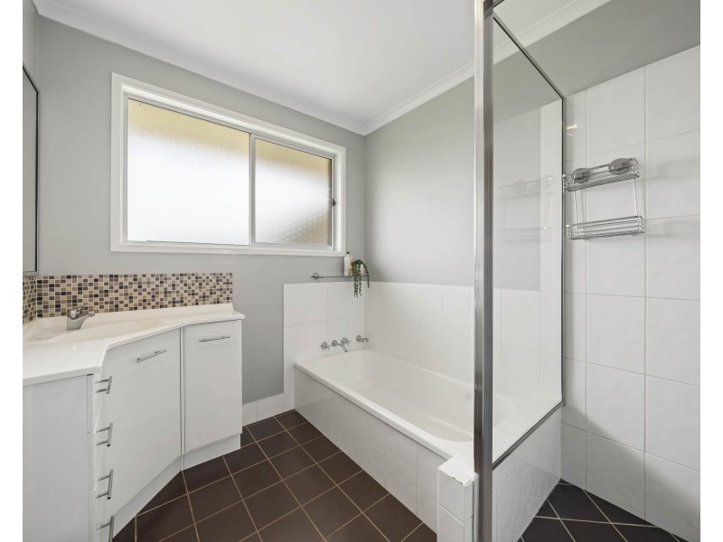 17 Orchid Street, Centenary Heights QLD 4350