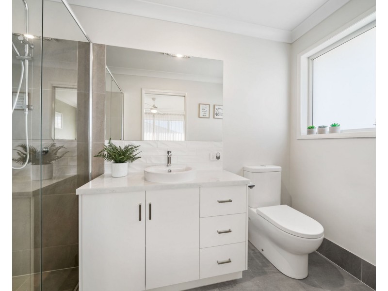 11 Wolff Street, Cotswold Hills QLD 4350