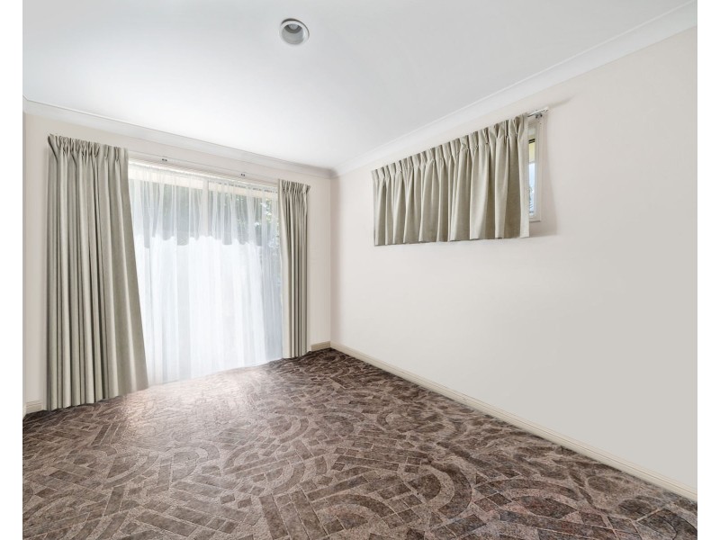 8 Pixie Drive, Kearneys Spring QLD 4350