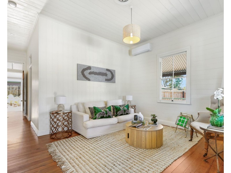 10 Bowen Street, Helidon QLD 4344