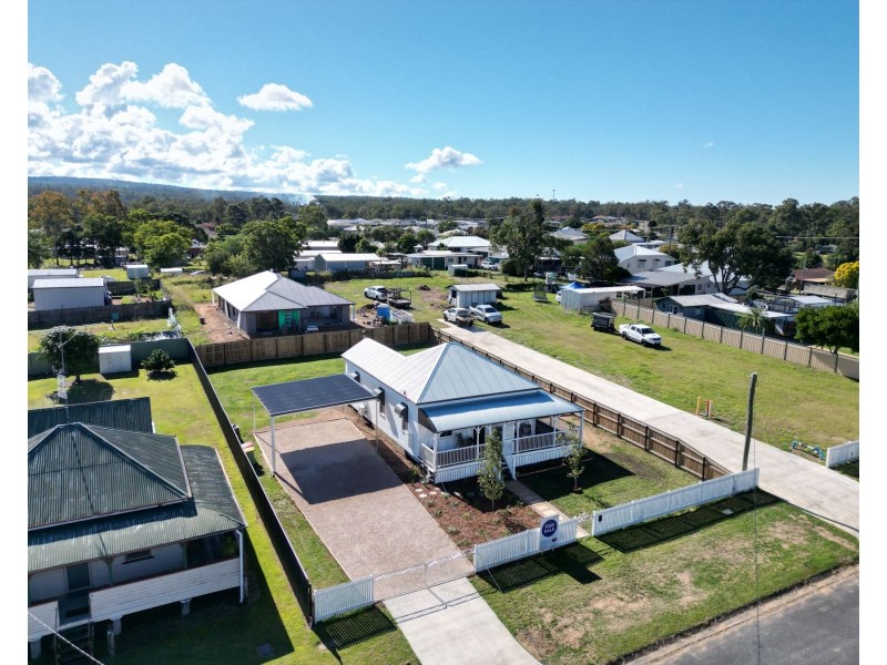 10 Bowen Street, Helidon QLD 4344