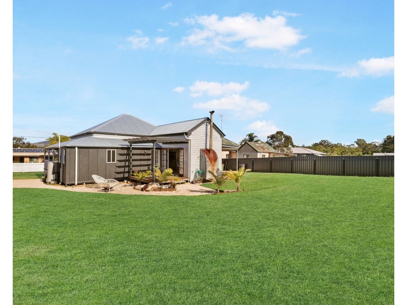 10 Bowen Street, Helidon QLD 4344