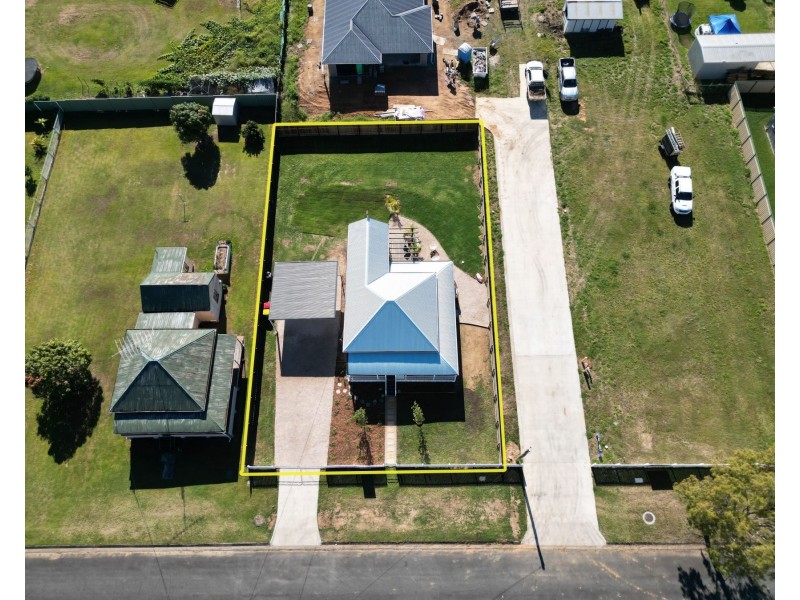 10 Bowen Street, Helidon QLD 4344