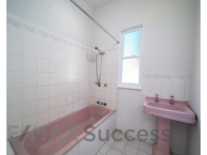 2 Berry Street, Wilsonton QLD 4350