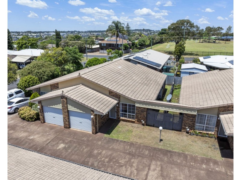 2/4-6 Crosby Street, Darling Heights QLD 4350