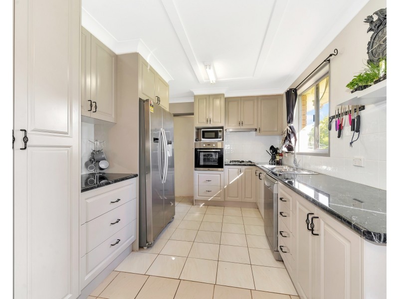 35 Paradise Street, Harristown QLD 4350