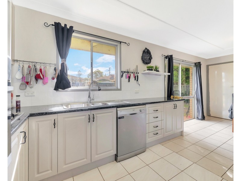 35 Paradise Street, Harristown QLD 4350