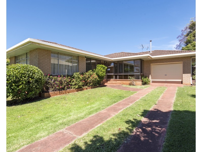 35 Paradise Street, Harristown QLD 4350
