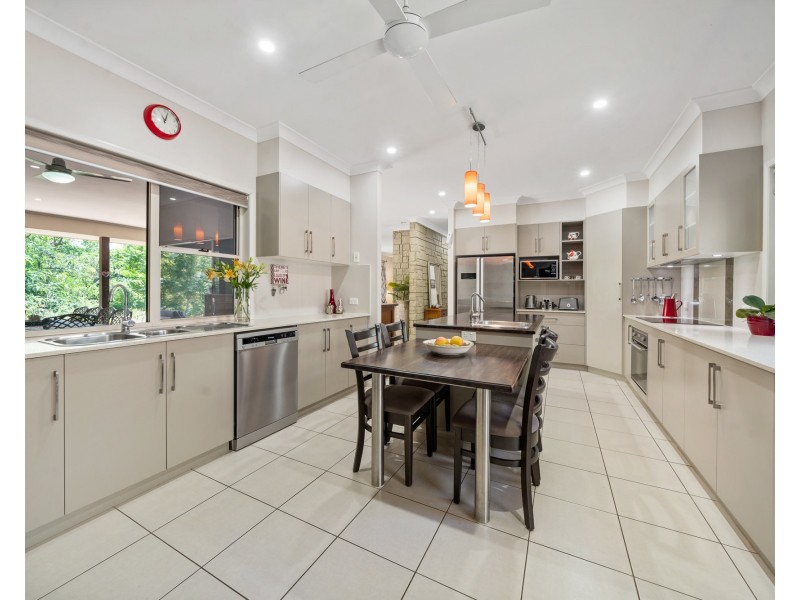 4 Jackson Close, Highfields QLD 4352