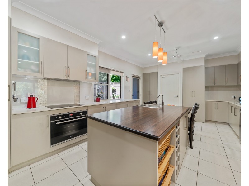 4 Jackson Close, Highfields QLD 4352