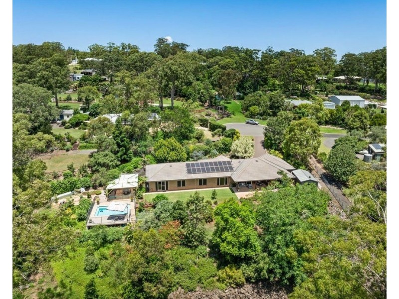 4 Jackson Close, Highfields QLD 4352