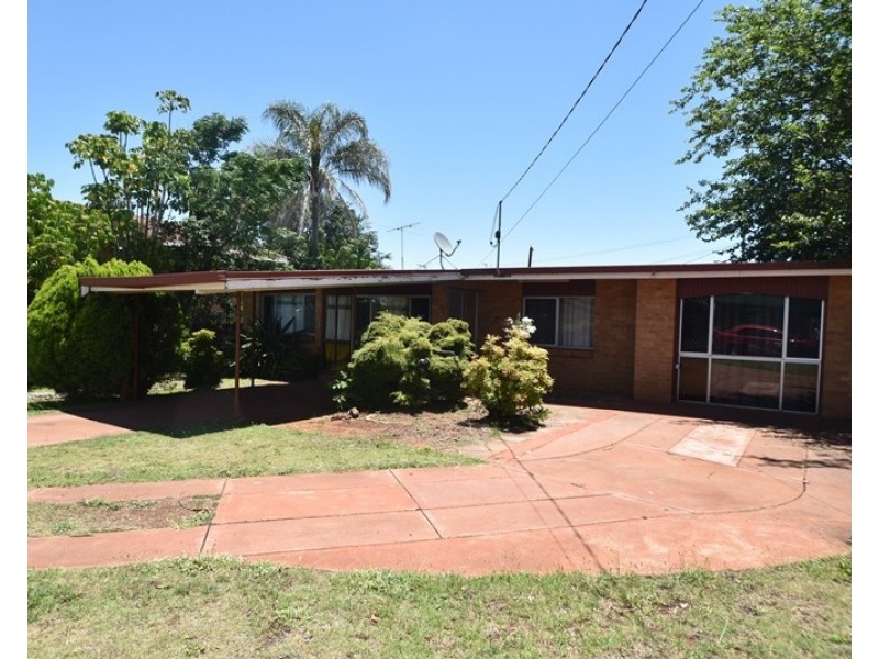 15 Sprott Street, Wilsonton QLD 4350