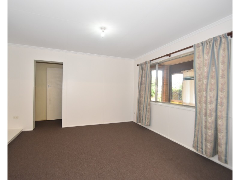 15 Sprott Street, Wilsonton QLD 4350