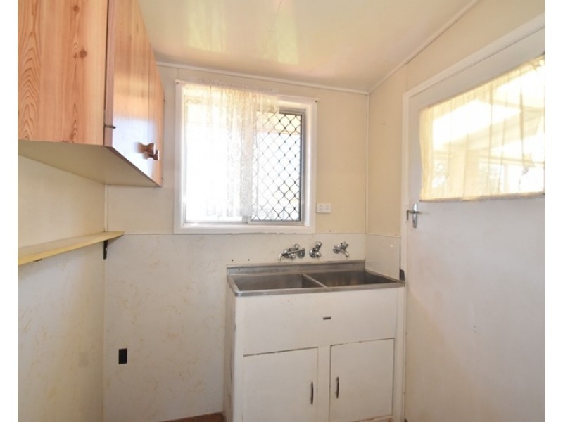15 Sprott Street, Wilsonton QLD 4350