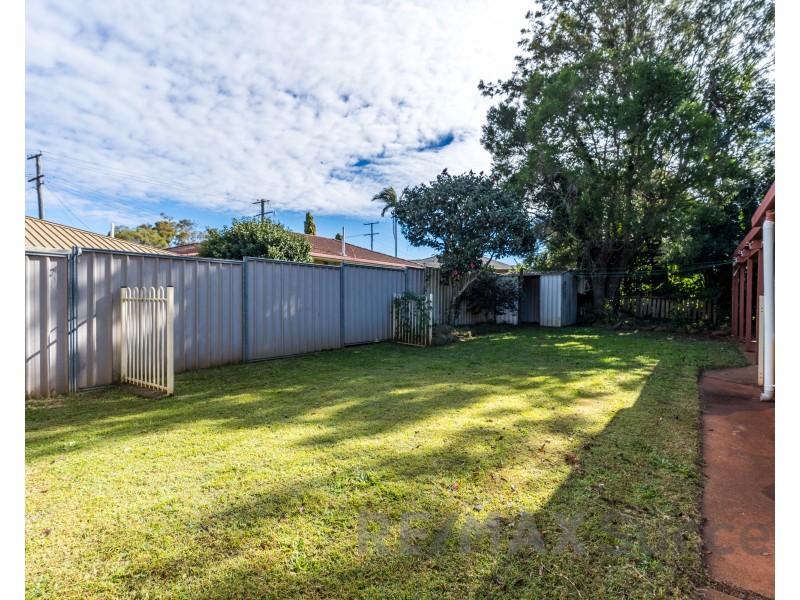 15 Sprott Street, Wilsonton QLD 4350