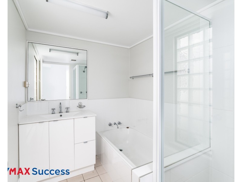 10/208 Hume Street, South Toowoomba QLD 4350