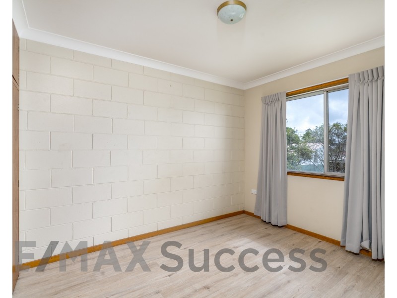2/9 Whitefriars Street, Rockville QLD 4350