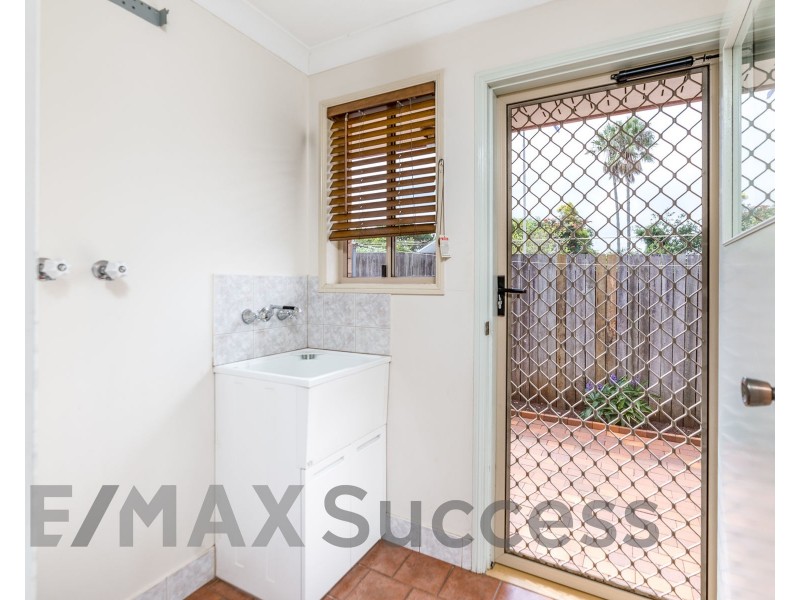 8/299 James Street, Newtown QLD 4350