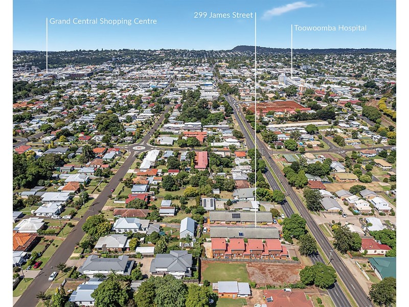 8/299 James Street, Newtown QLD 4350