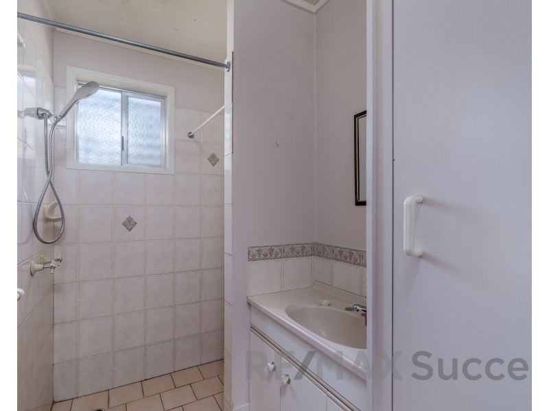 1/19 Ascot Street, Newtown QLD 4350