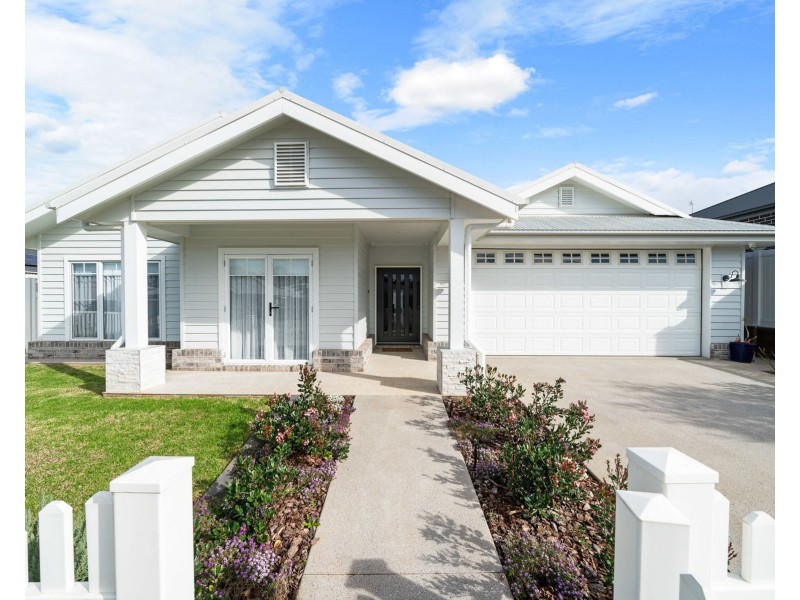 11 Fullbrook Avenue, Highfields QLD 4352