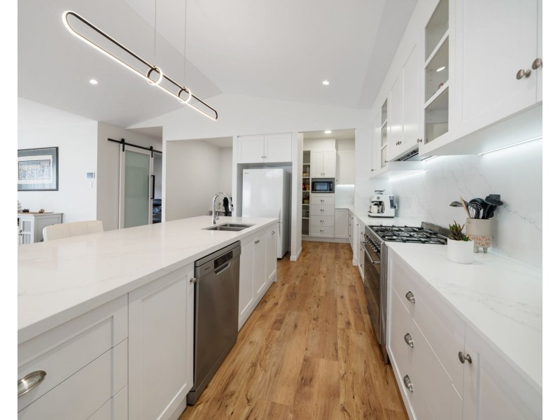 11 Fullbrook Avenue, Highfields QLD 4352