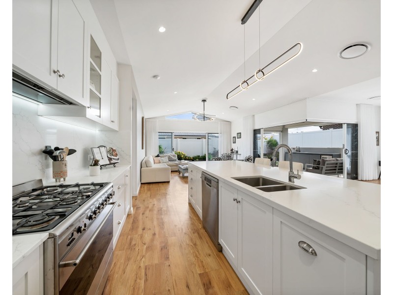 11 Fullbrook Avenue, Highfields QLD 4352