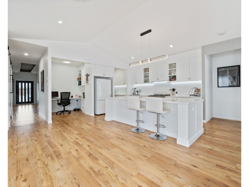 11 Fullbrook Avenue, Highfields QLD 4352