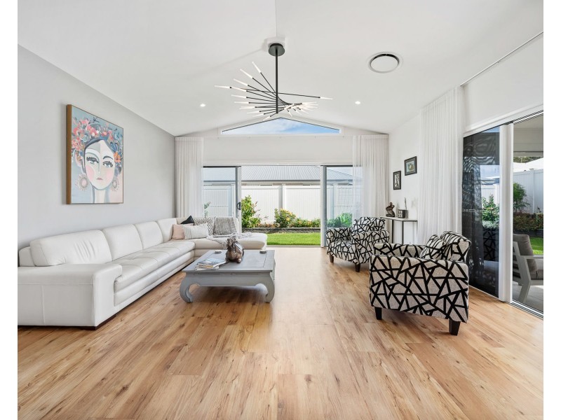11 Fullbrook Avenue, Highfields QLD 4352