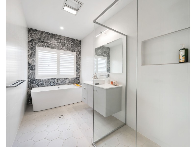 11 Fullbrook Avenue, Highfields QLD 4352