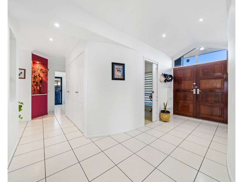 10 Cinnamon Drive, Glenvale QLD 4350
