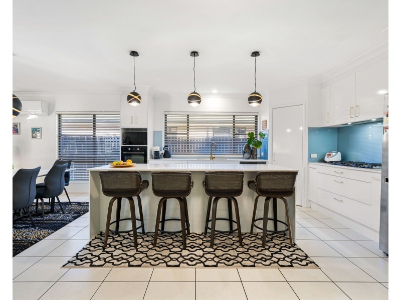 10 Cinnamon Drive, Glenvale QLD 4350