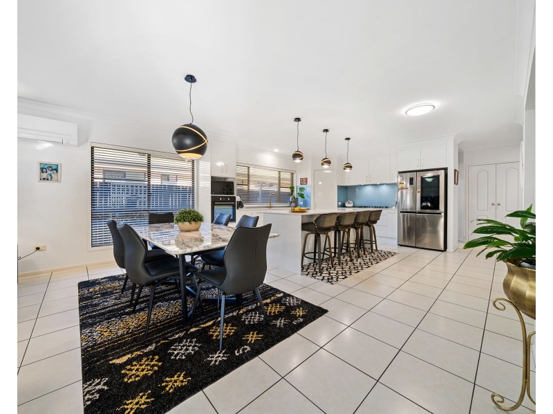 10 Cinnamon Drive, Glenvale QLD 4350