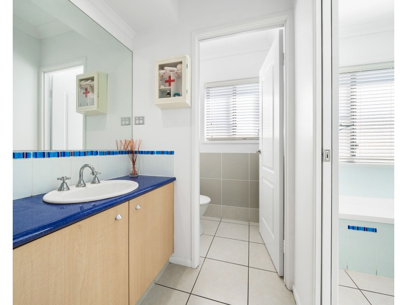 10 Cinnamon Drive, Glenvale QLD 4350