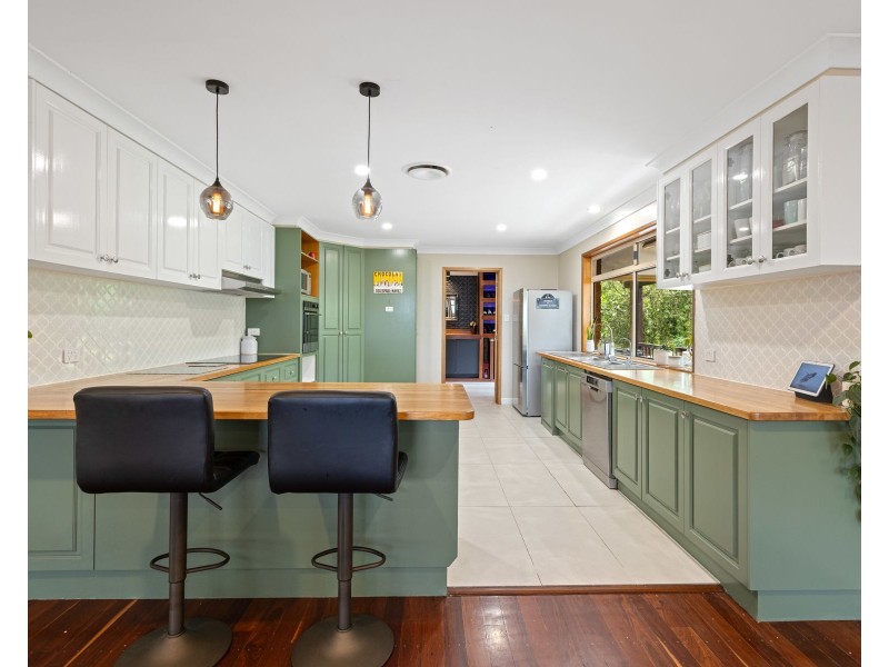 18 Merlin Court, Top Camp QLD 4350