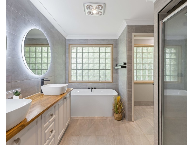 18 Merlin Court, Top Camp QLD 4350