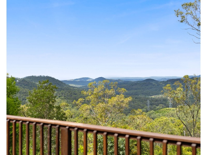 18 Merlin Court, Top Camp QLD 4350