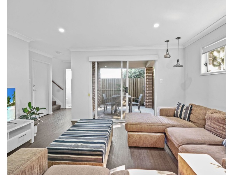 3/277a Alderley Street, Centenary Heights QLD 4350