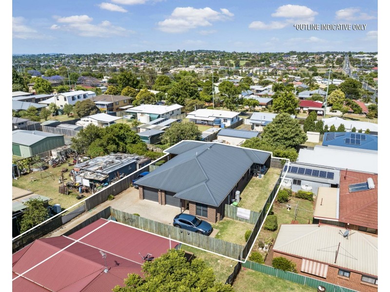 2/324a West Street, Kearneys Spring QLD 4350