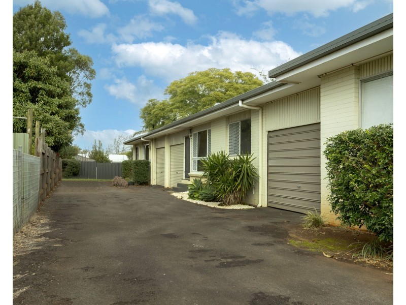 2/30 Wilma Street, Centenary Heights QLD 4350