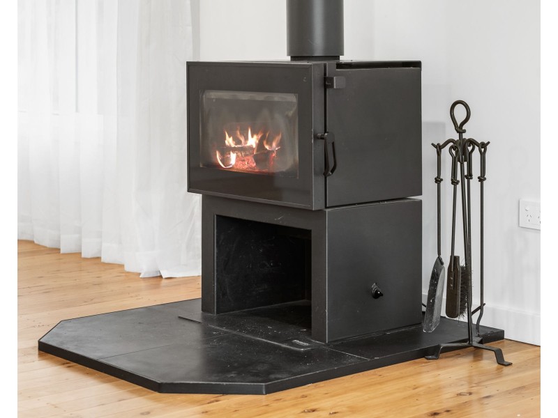 17 Elizabeth Street, Withcott QLD 4352