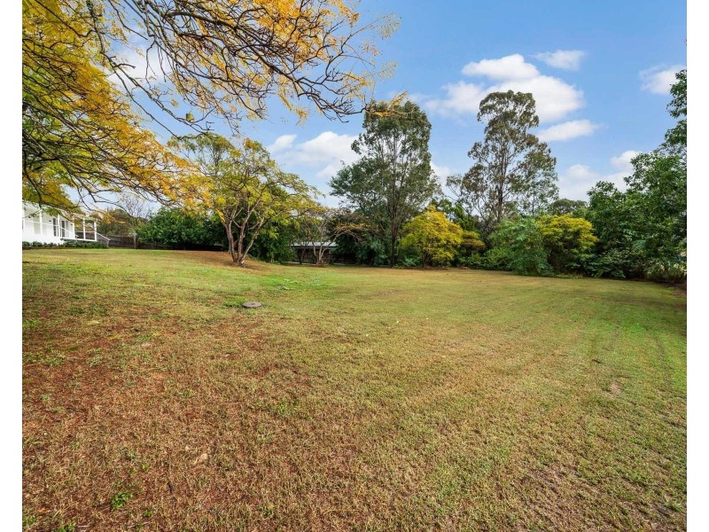 17 Elizabeth Street, Withcott QLD 4352