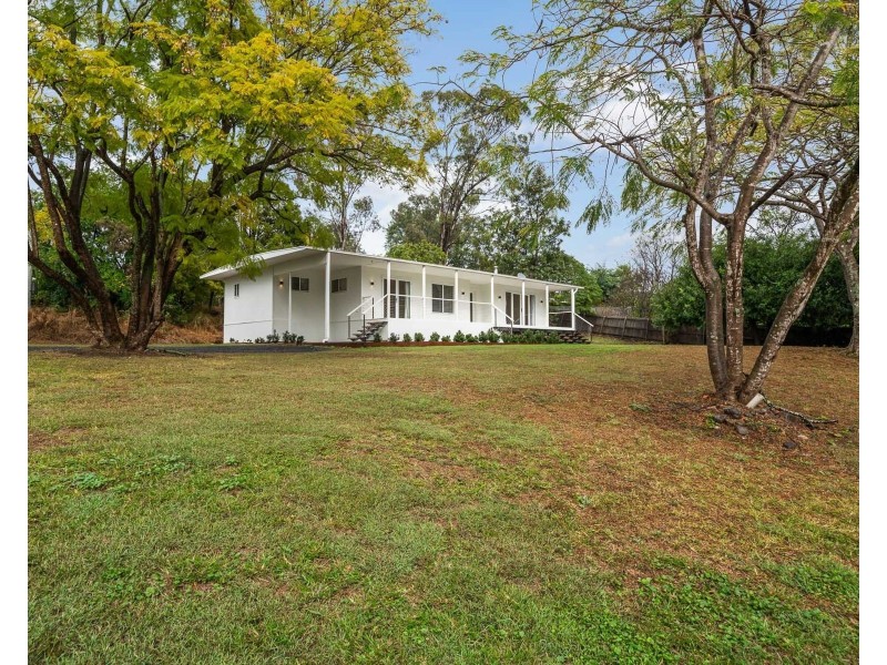 17 Elizabeth Street, Withcott QLD 4352