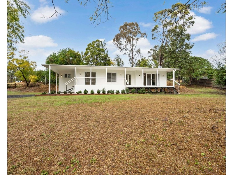 17 Elizabeth Street, Withcott QLD 4352