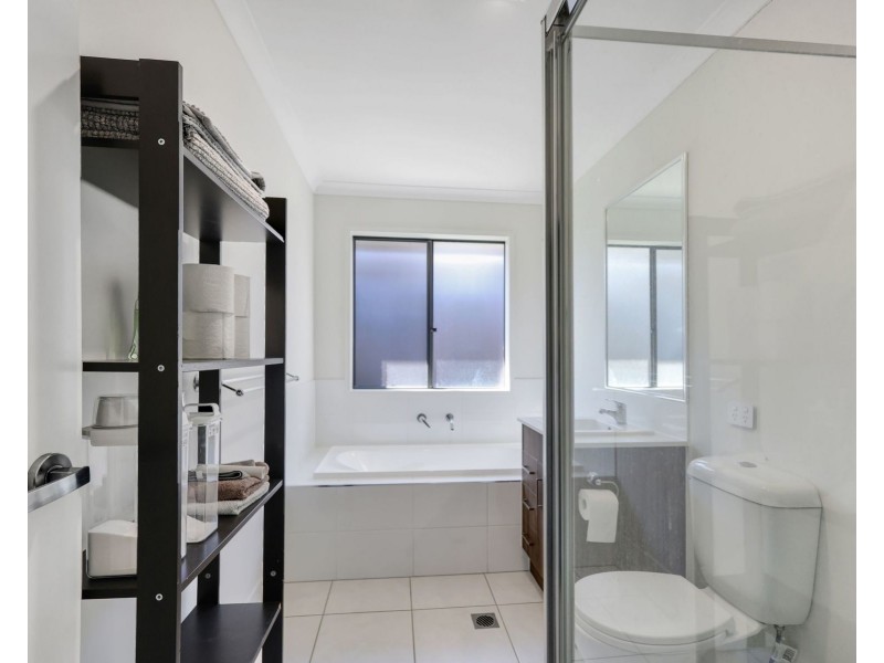 Unit at 4 Melanie Street, Cotswold Hills QLD 4350