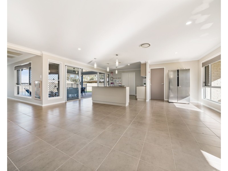 10 Harth Street, Goombungee QLD 4354