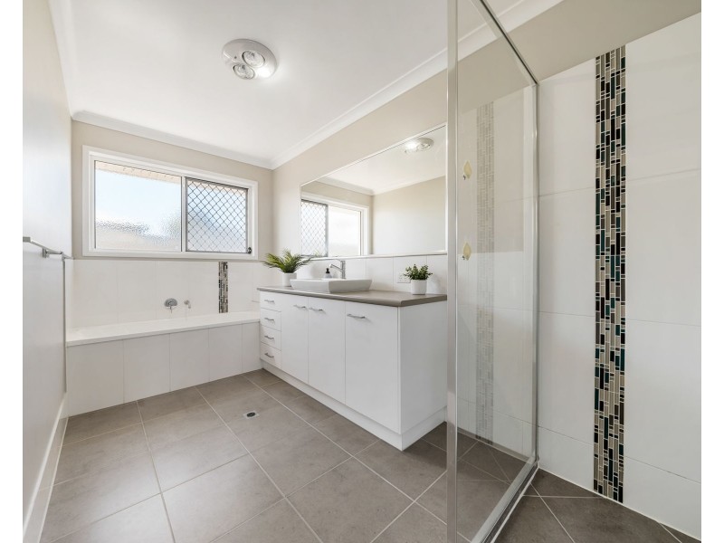 10 Harth Street, Goombungee QLD 4354